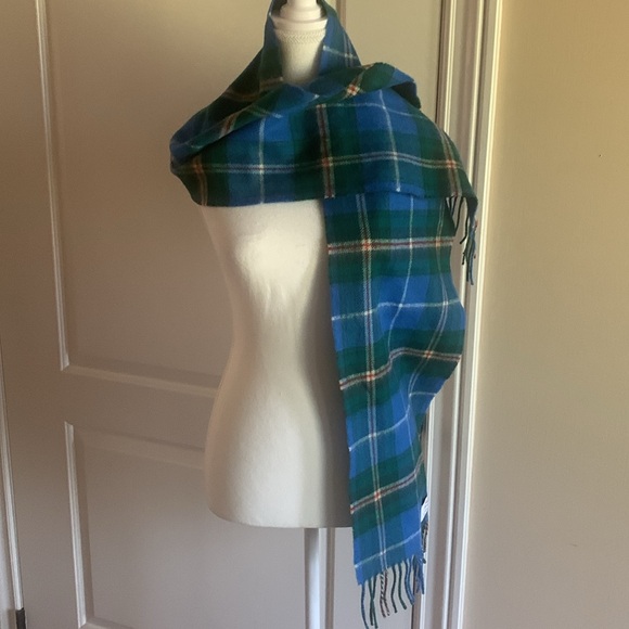 Scarf -Lochcarron of Scotland pure wool tartan scarf made in Scotland - Picture 6 of 7